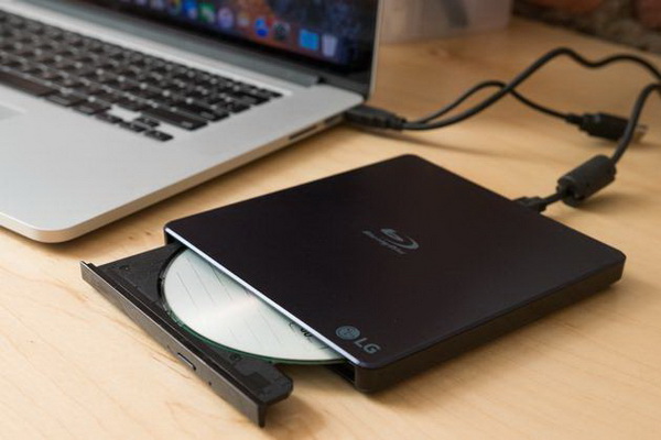 Comment connecter et installer un lecteur de DVD sur un ordinateur