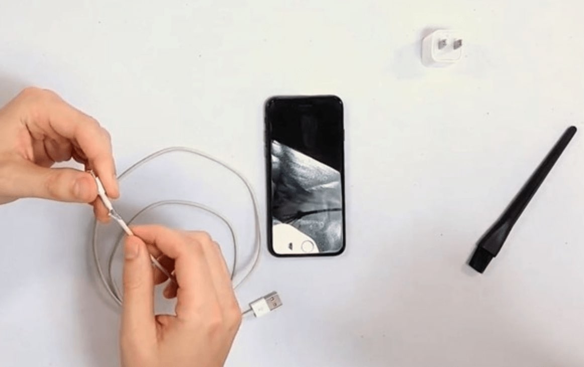  Fix-iTunes-error-3004-with-usb-cable 